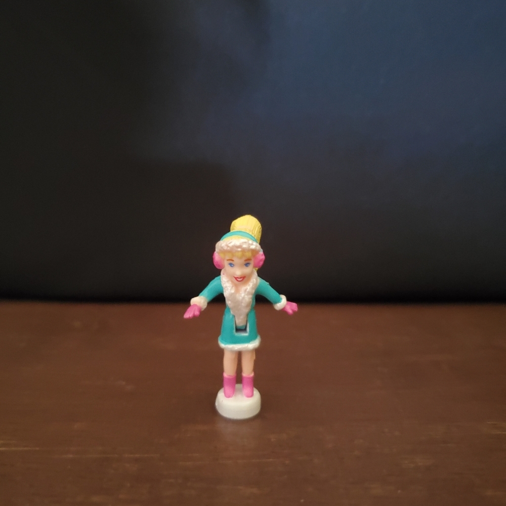 Artic Pets Polly Pocket Polly Doll
